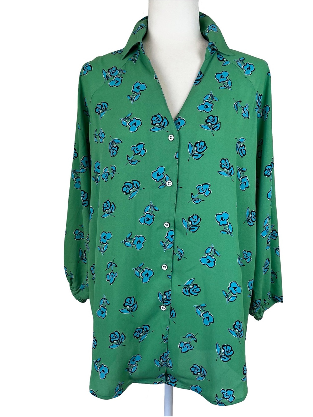 Cabi Go To Womens Blouse Green with Blue Floral Button Up Oversized Size Small